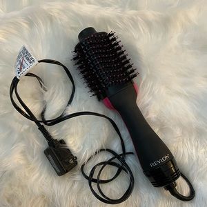 Revlon 1-Step Hair Dryer & Volumizer Hot Air Brush